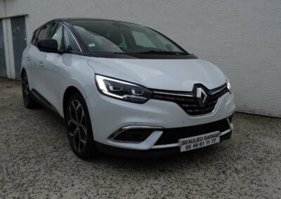 GRAND SCENIC 4 INTENS 7 places DCI 120 Prix : 15 990 €